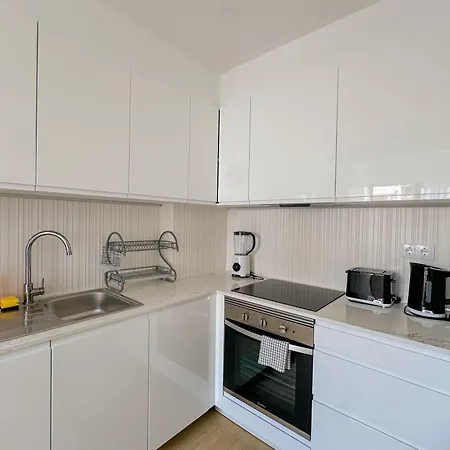 Homes Elegant 2 Bedroom With Terrace In Old Town 300 M Away From The Ocean Apartmán Albufeira