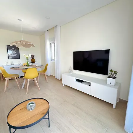 Homes Elegant 2 Bedroom With Terrace In Old Town 300 M Away From The Ocean Αλμπουφέιρα