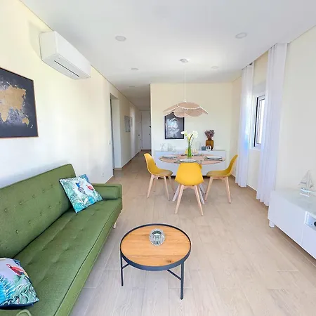 Homes Elegant 2 Bedroom With Terrace In Old Town 300 M Away From The Ocean Αλμπουφέιρα