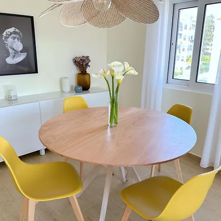 Homes Elegant 2 Bedroom With Terrace In Old Town 300 M Away From The Ocean Apartmán *