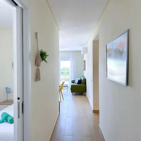 Homes Elegant 2 Bedroom With Terrace In Old Town 300 M Away From The Ocean * Albufeira