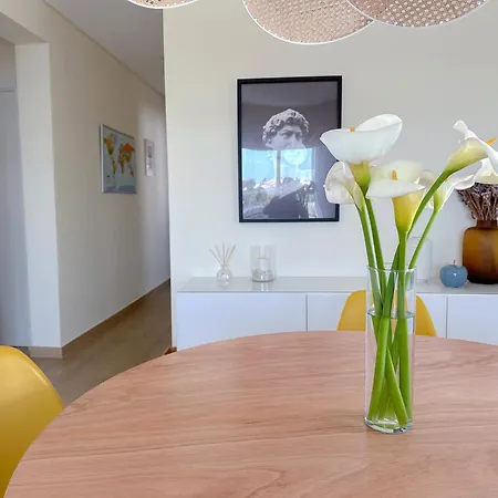 Homes Elegant 2 Bedroom With Terrace In Old Town 300 M Away From The Ocean Αλμπουφέιρα