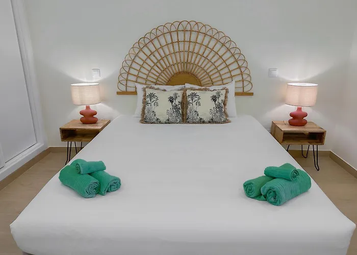 Homes Elegant 2 Bedroom With Terrace In Old Town 300 M Away From The Ocean Apartment Albufeira