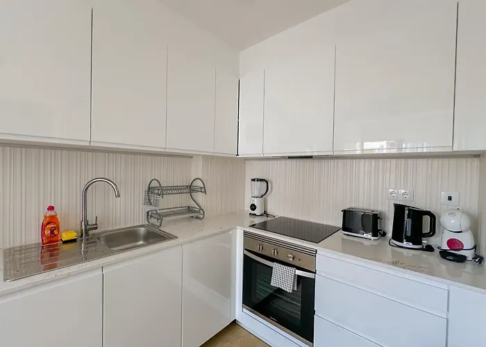 Homes Elegant 2 Bedroom With Terrace In Old Town 300 M Away From The Ocean Apartment Albufeira